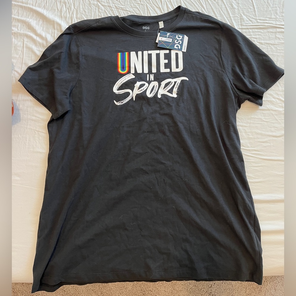 NWT Men’s DSG Graphic Tee